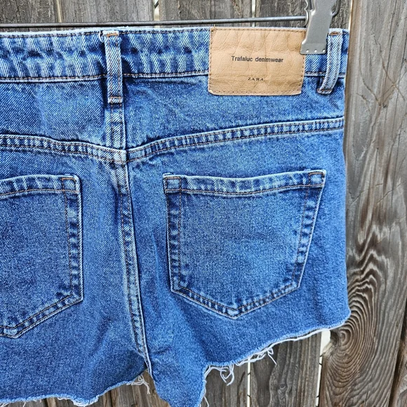 Zara Women's Distressed Blue Jean Shorts Size 4 - Picture 14 of 16
